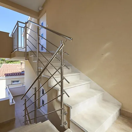 Mavarstica 17821b Apartment Trogir